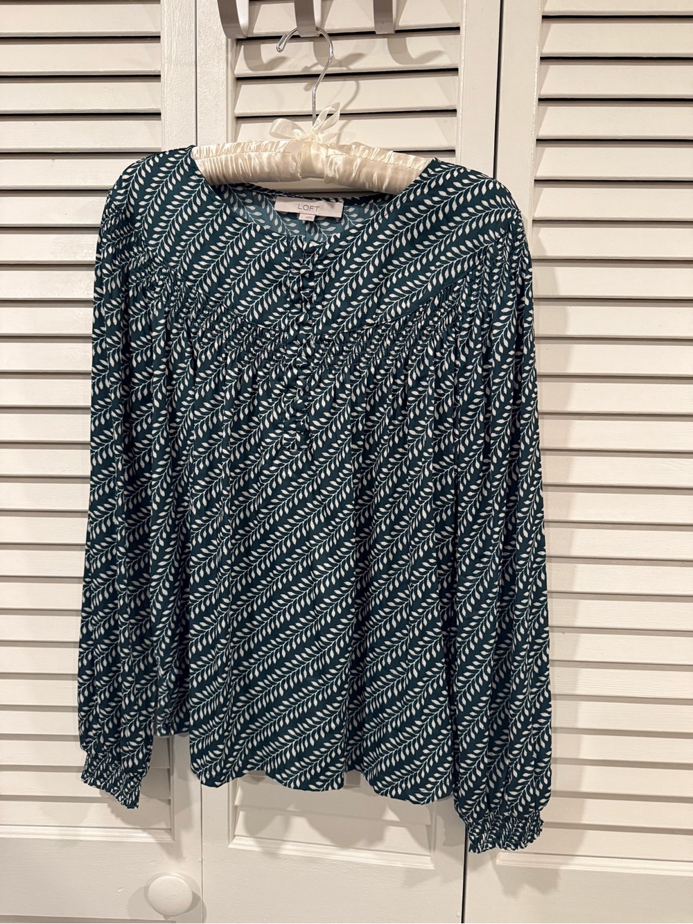 LOFT Teal and White Leaf-Print Long Sleeve Pullover Blouse